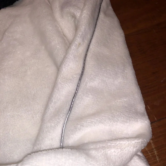 Secret Treasures Women’s White Panda Bear Pajama Set Short Super Comfy Medium - Picture 6 of 7